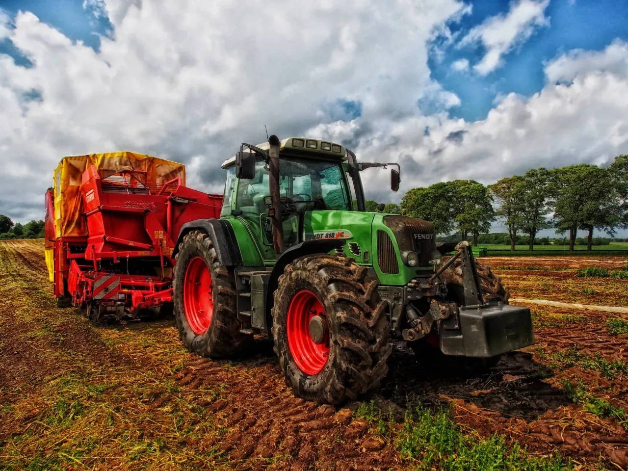 تراکتور محبوب‌ترین و متنوع‌ترین تجهیزات در کشاورزی